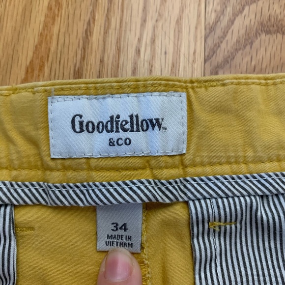 Mustard yellow - flat front shorts 🩳 - Picture 2 of 2